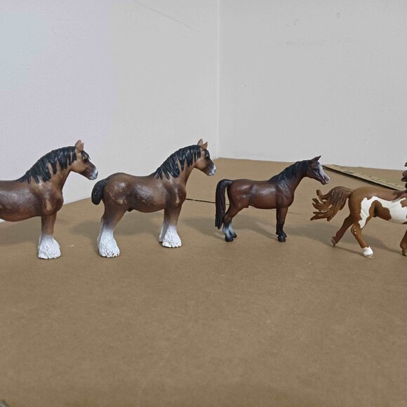 Schleich Clydesdale Gelding Horses - Picture 4 of 4
